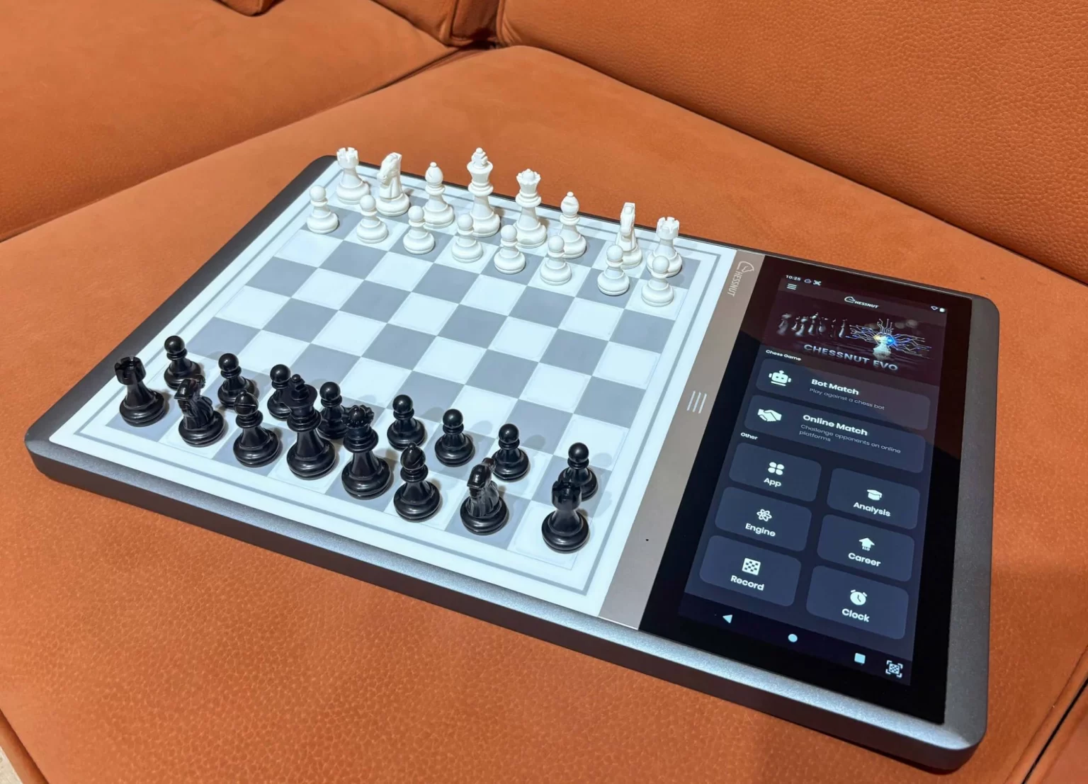 Chessnut Evo – The Great AI Chessboard for All-in-One Chess Experience