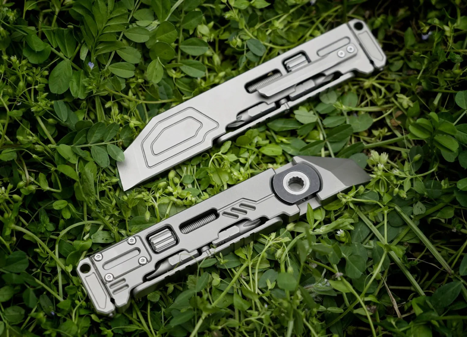 PryMax 2.0: All-in-One Titanium Multi-Function Pry Bar for Daily Tasks