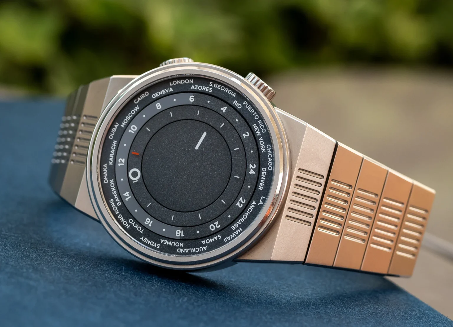 Alterum Worldtimer: Minimalist  Watch for World Timekeeping